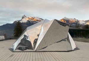 Sculpture sonore lumineuse participative.